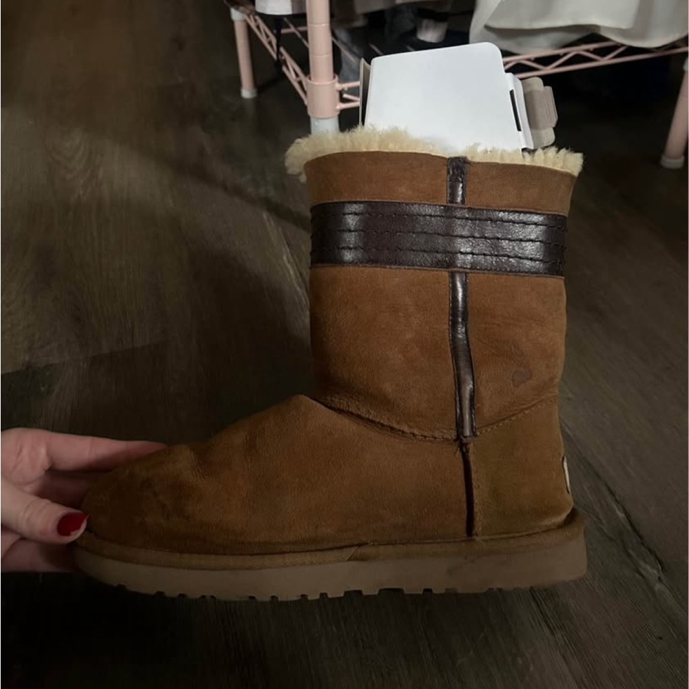 UGG Josette boots in the chestnut color with a leather bow accent - Picture 4 of 8